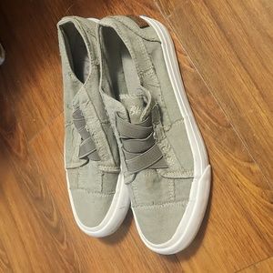 Blowfish Sneakers 8.5